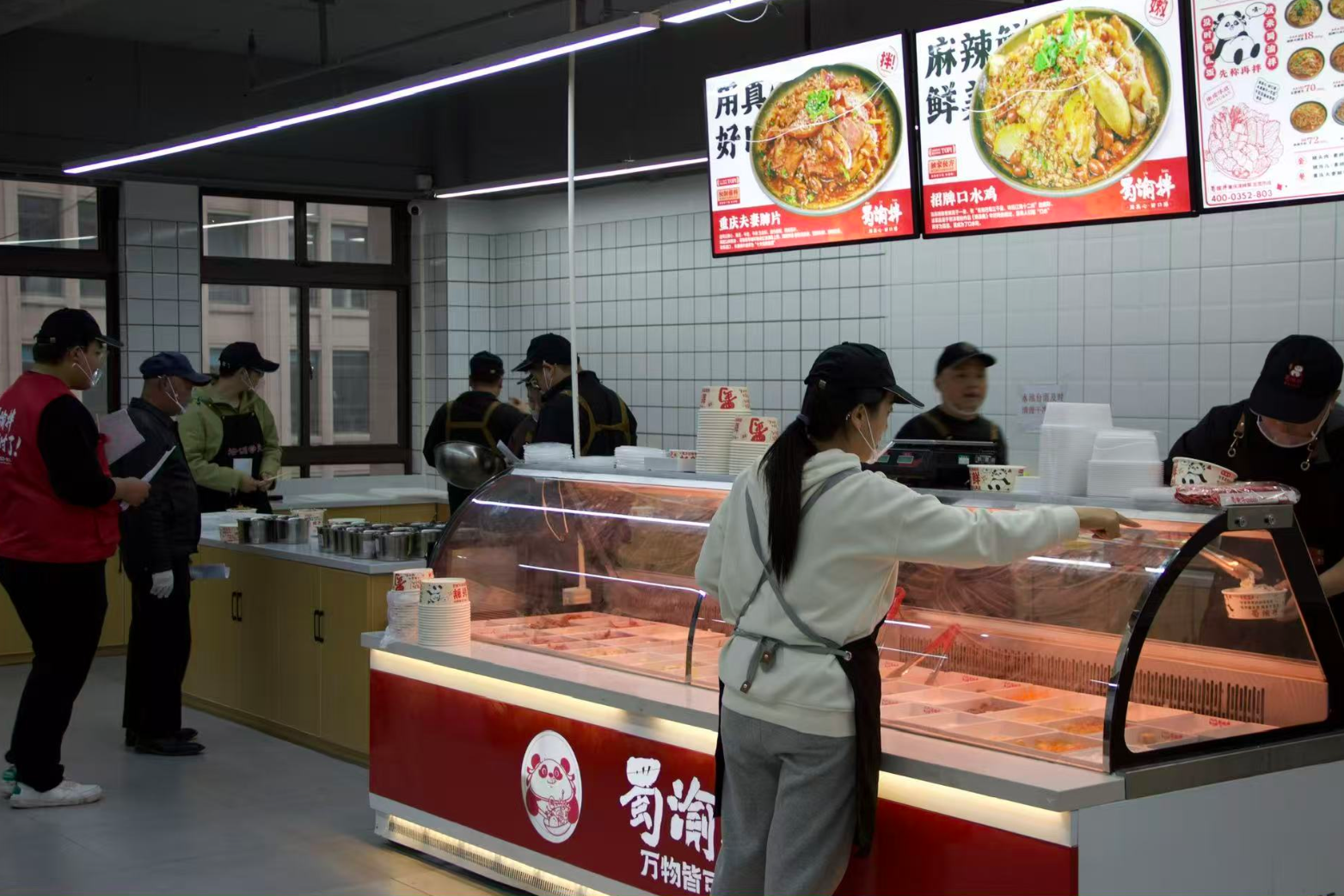 这个卤味凉拌菜，简单到像煮泡面一样